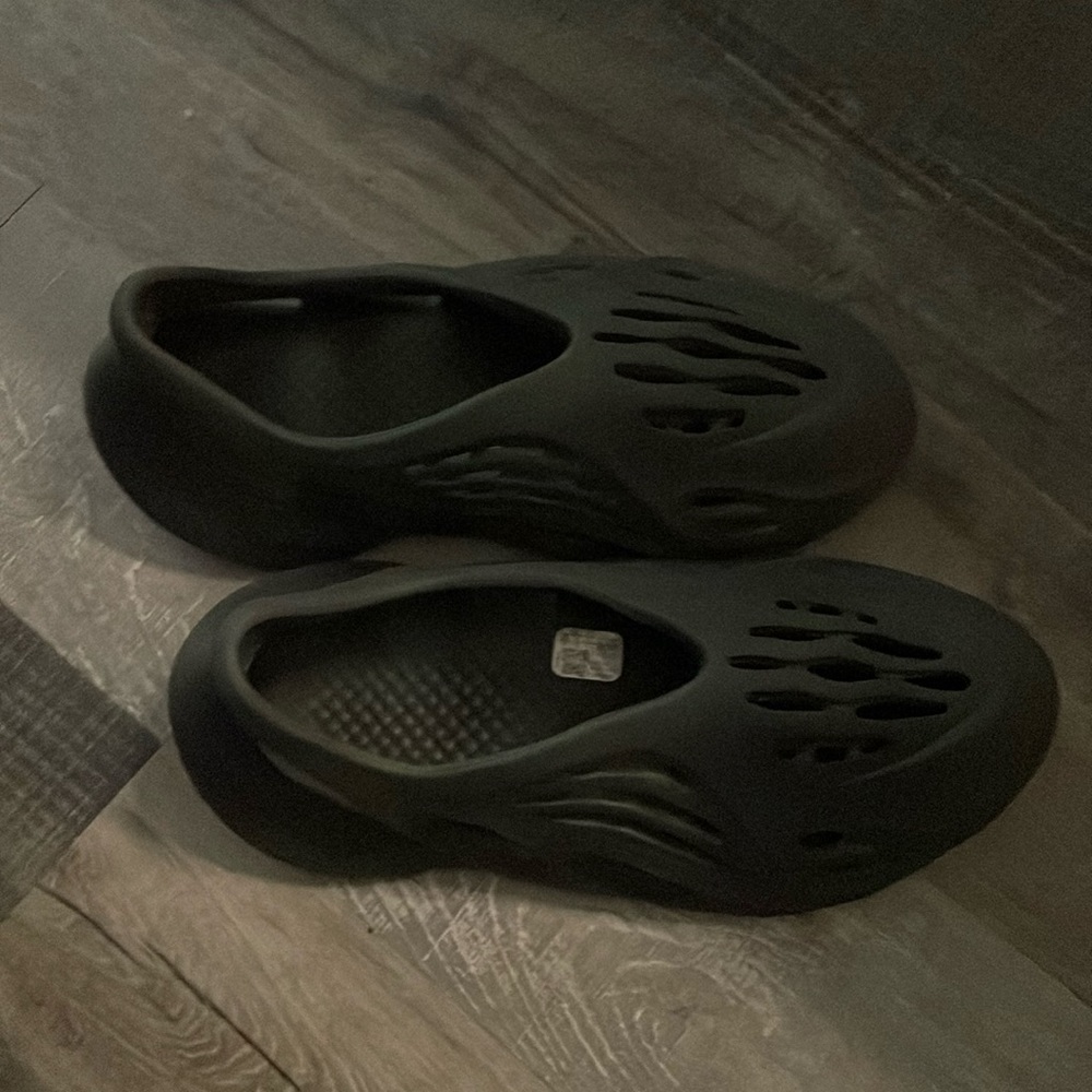 Yeezy foam runners 9162807358 Apple Pay only
